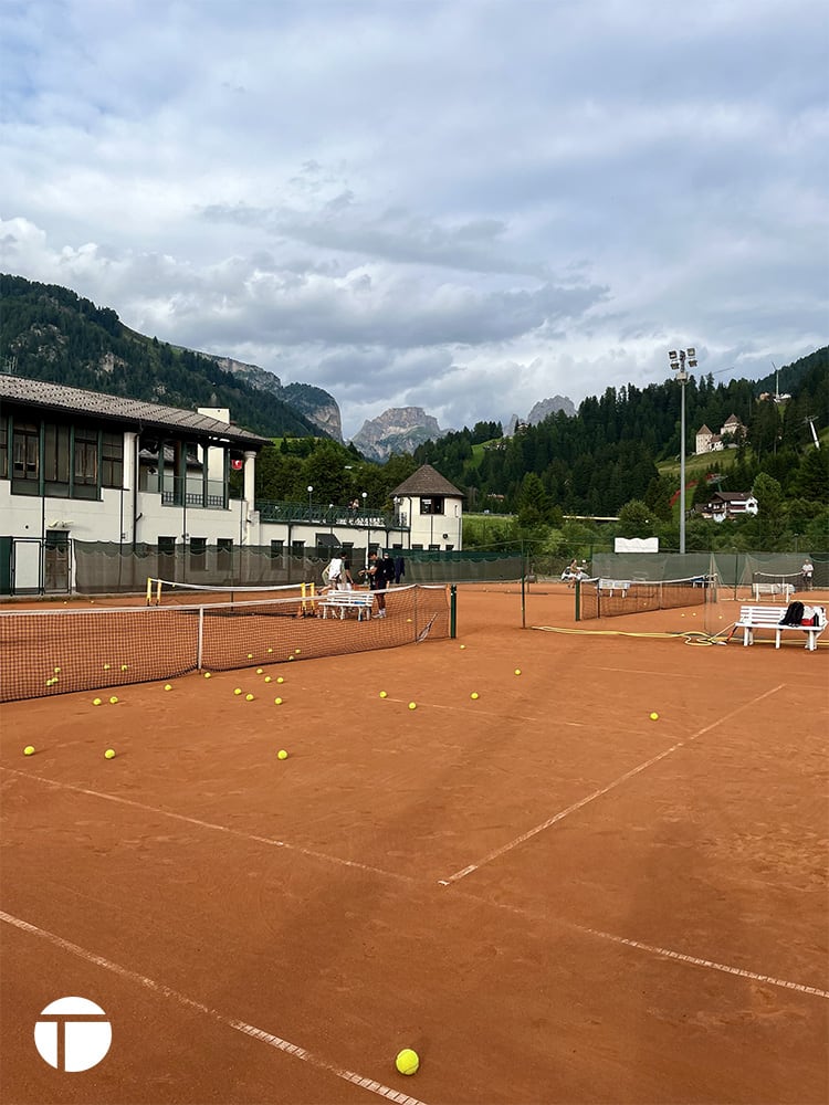 Campo da tennis di Santa Cristina, Val Gardena, in provincia di Bolzano | Tennis On Court | Il tennis da un altro punto di vista.