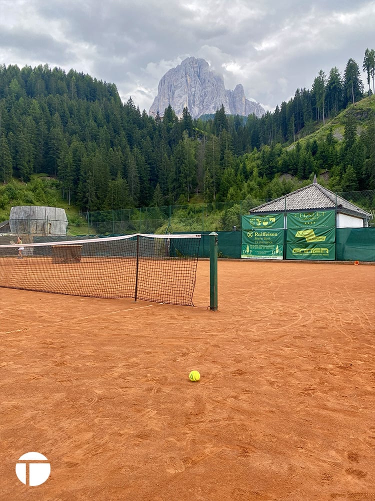 Campo da tennis di Santa Cristina, Val Gardena, in provincia di Bolzano | Tennis On Court | Il tennis da un altro punto di vista.